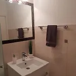 House Of 98 M² With Three Bedrooms, Two Bathrooms 度假居 *
