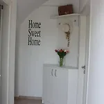 House Of 98 M² With Three Bedrooms, Two Bathrooms 度假居 沃迪切