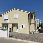 度假居 House Of 98 M² With Three Bedrooms, Two Bathrooms 沃迪切