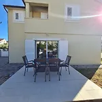 度假居 House Of 98 M² With Three Bedrooms, Two Bathrooms 沃迪切