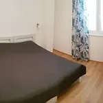 House Of 98 M² With Three Bedrooms, Two Bathrooms *