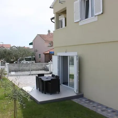 House Of 98 M² With Three Bedrooms, Two Bathrooms 度假居