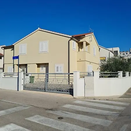 House Of 98 M² With Three Bedrooms, Two Bathrooms