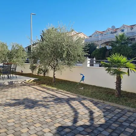 House Of 98 M² With Three Bedrooms, Two Bathrooms * Vodice