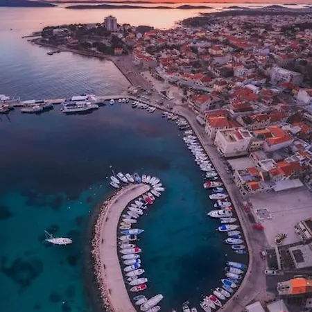 House Of 98 M² With Three Bedrooms, Two Bathrooms 度假居