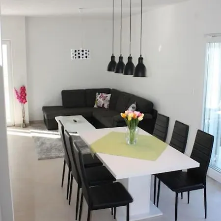 度假居 House Of 98 M² With Three Bedrooms, Two Bathrooms