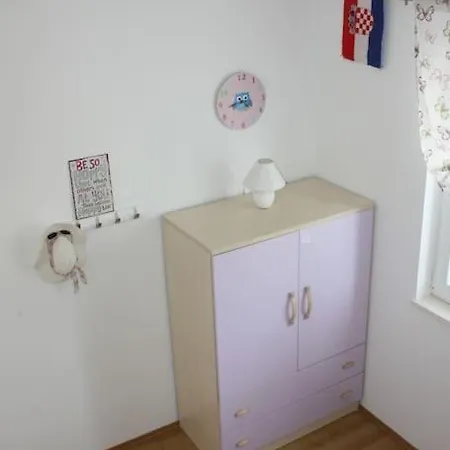 House Of 98 M² With Three Bedrooms, Two Bathrooms * 沃迪切