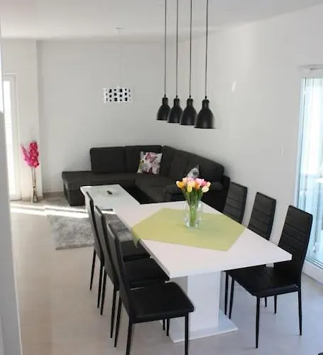 Casa vacanze House Of 98 M² With Three Bedrooms, Two Bathrooms