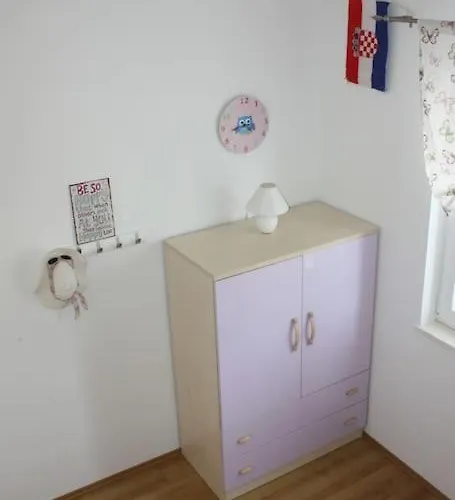 House Of 98 M² With Three Bedrooms, Two Bathrooms * Vodice