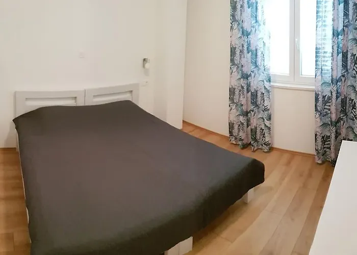 House Of 98 M² With Three Bedrooms, Two Bathrooms *