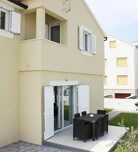 House Of 98 M² With Three Bedrooms, Two Bathrooms